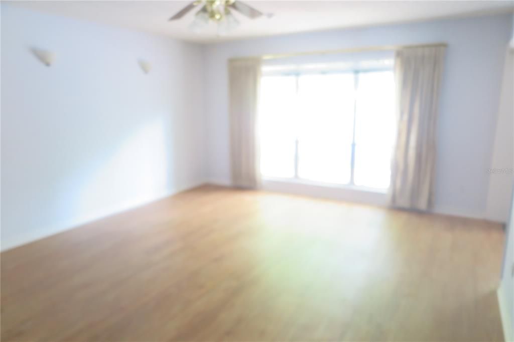 Active With Contract: $160,000 (2 beds, 2 baths, 1694 Square Feet)