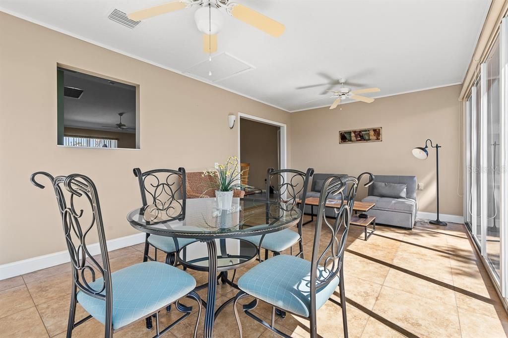 Recently Sold: $350,000 (2 beds, 2 baths, 1136 Square Feet)