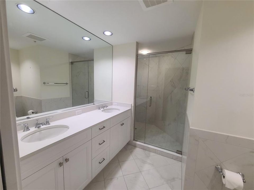 Active With Contract: $2,800 (2 beds, 2 baths, 1457 Square Feet)