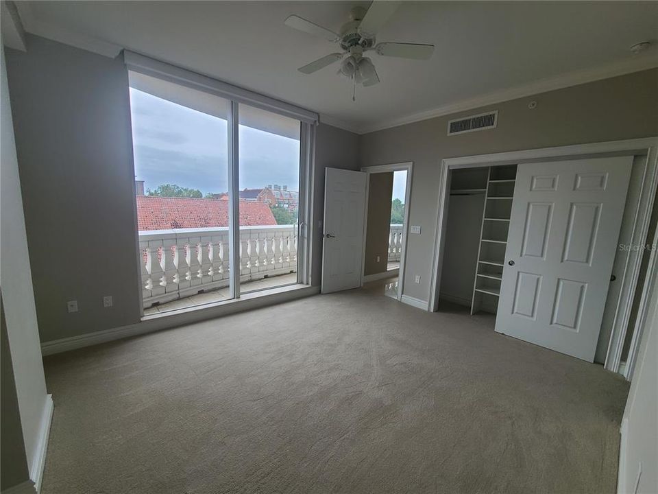 Active With Contract: $2,800 (2 beds, 2 baths, 1457 Square Feet)