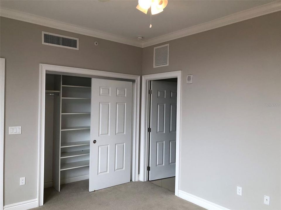 Active With Contract: $2,800 (2 beds, 2 baths, 1457 Square Feet)