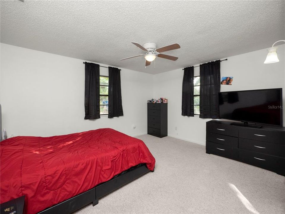 For Sale: $229,900 (3 beds, 1 baths, 1563 Square Feet)