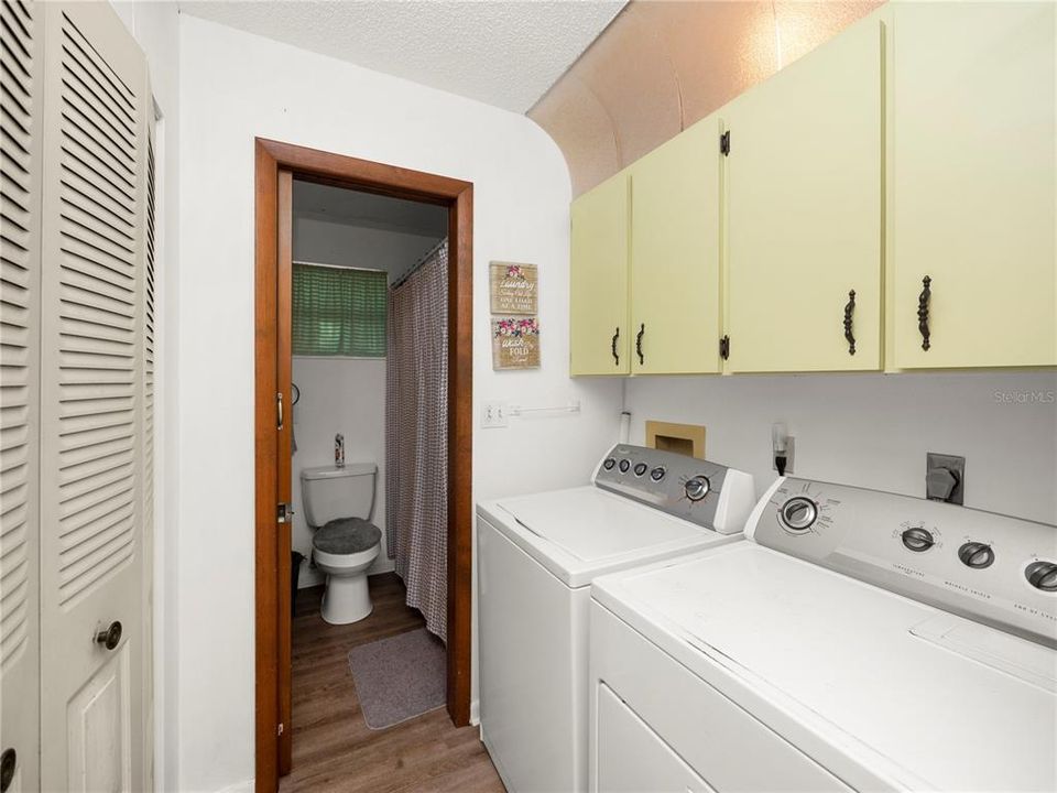 For Sale: $229,900 (3 beds, 1 baths, 1563 Square Feet)