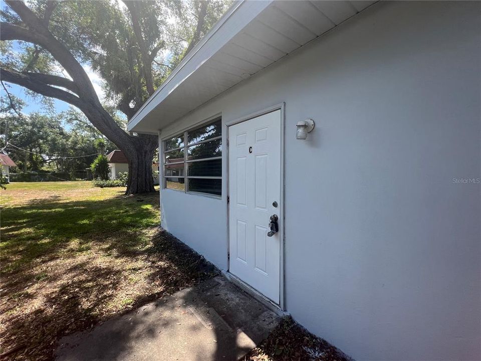 Active With Contract: $1,199 (0 beds, 1 baths, 336 Square Feet)