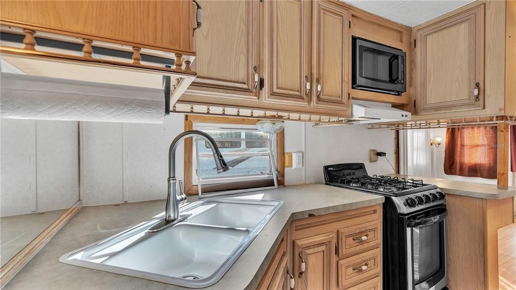 For Sale: $62,500 (1 beds, 1 baths, 344 Square Feet)