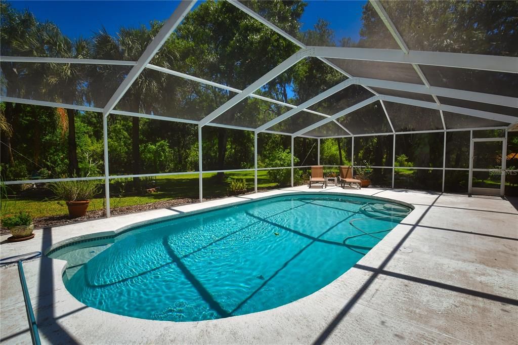 Outdoor Dining on the Covered Lanai