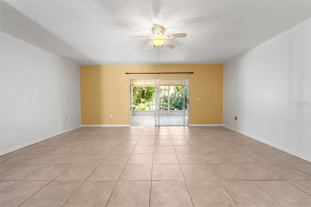 Living room & Dining room