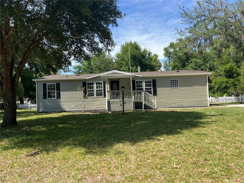 For Sale: $219,500 (3 beds, 2 baths, 1732 Square Feet)