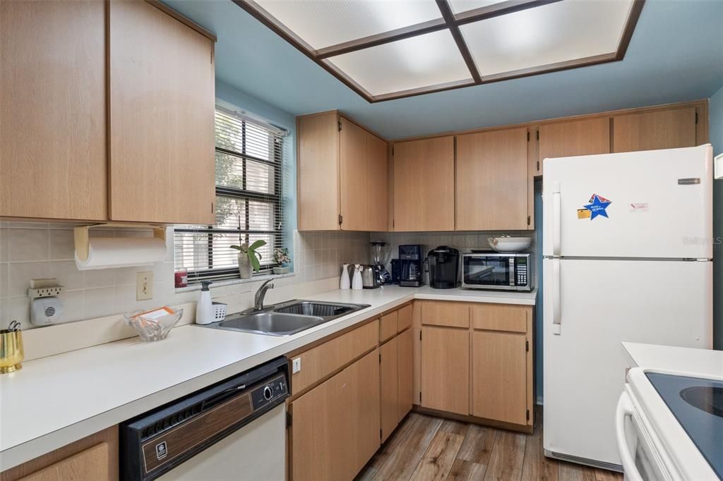 For Sale: $269,000 (2 beds, 2 baths, 1205 Square Feet)