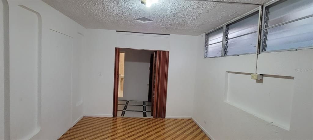 Vendido Recientemente: $250,000 (3 camas, 2 baños, 1450 Pies cuadrados)