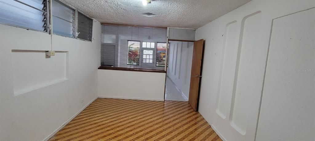 Vendido Recientemente: $250,000 (3 camas, 2 baños, 1450 Pies cuadrados)