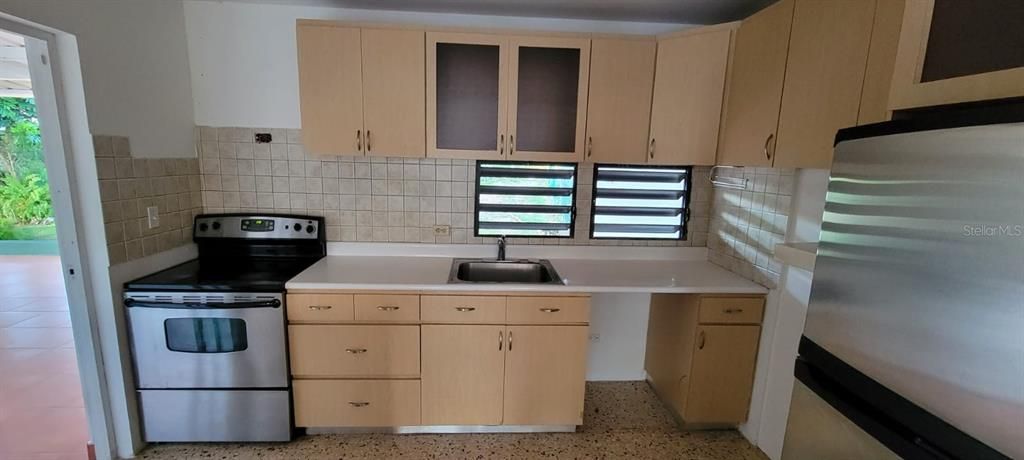 Vendido Recientemente: $250,000 (3 camas, 2 baños, 1450 Pies cuadrados)