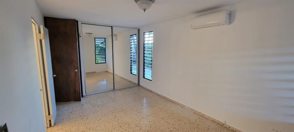 Vendido Recientemente: $250,000 (3 camas, 2 baños, 1450 Pies cuadrados)