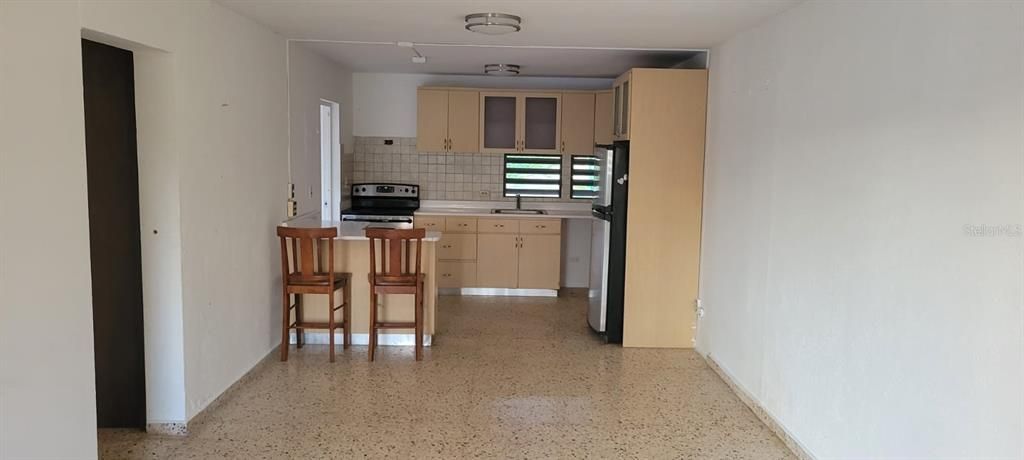 Vendido Recientemente: $250,000 (3 camas, 2 baños, 1450 Pies cuadrados)