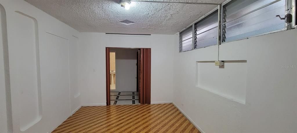 Vendido Recientemente: $250,000 (3 camas, 2 baños, 1450 Pies cuadrados)