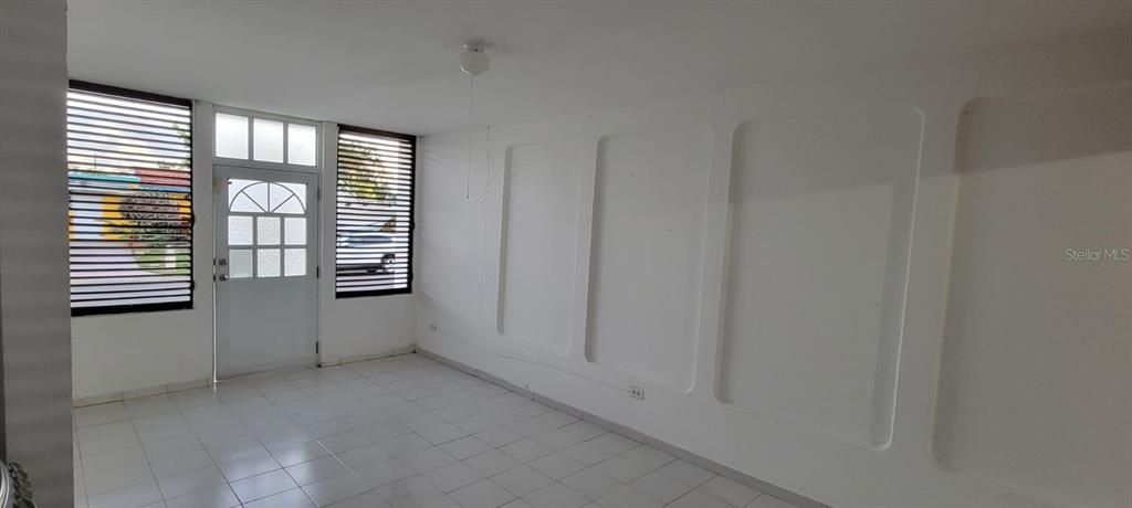 Vendido Recientemente: $250,000 (3 camas, 2 baños, 1450 Pies cuadrados)