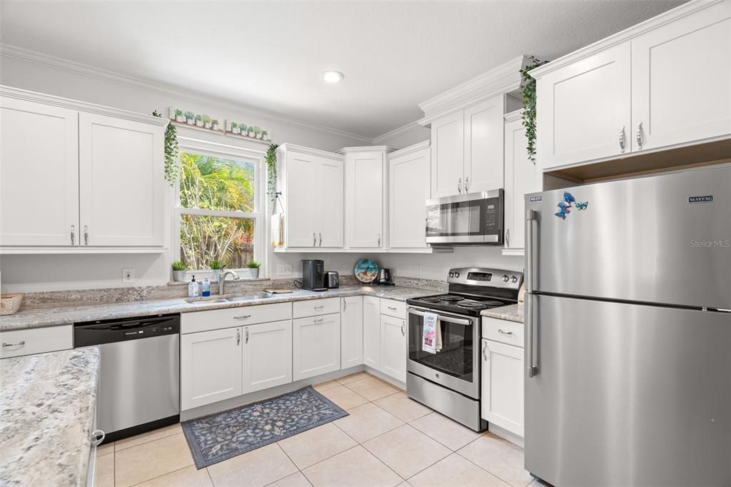 For Sale: $724,900 (3 beds, 2 baths, 1926 Square Feet)