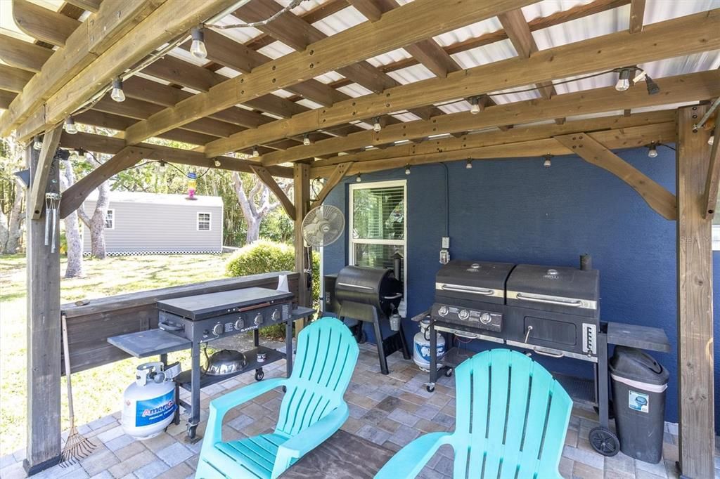 Active With Contract: $499,900 (3 beds, 2 baths, 1921 Square Feet)