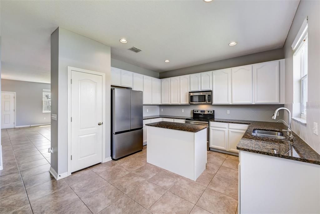 Active With Contract: $545,000 (4 beds, 2 baths, 2880 Square Feet)