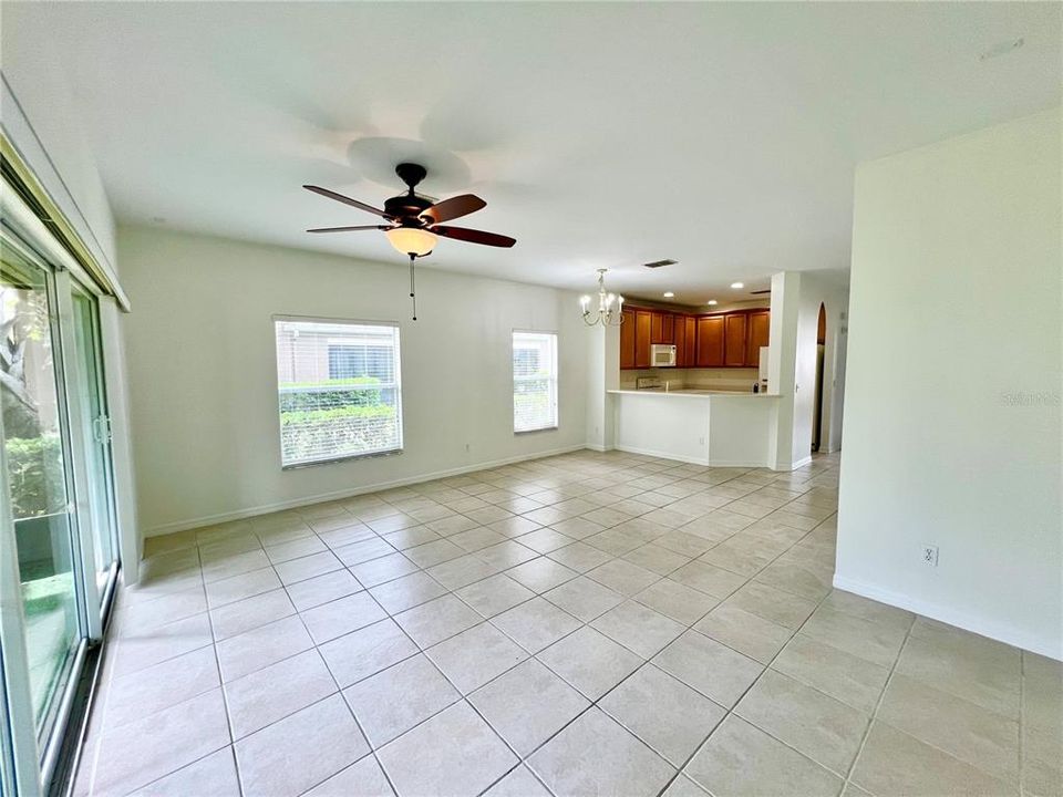 Active With Contract: $2,000 (3 beds, 2 baths, 1472 Square Feet)