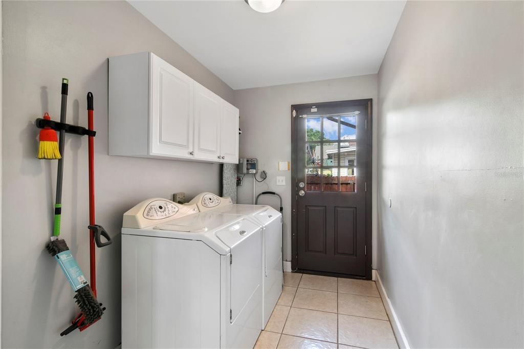 For Sale: $455,000 (3 beds, 2 baths, 1212 Square Feet)