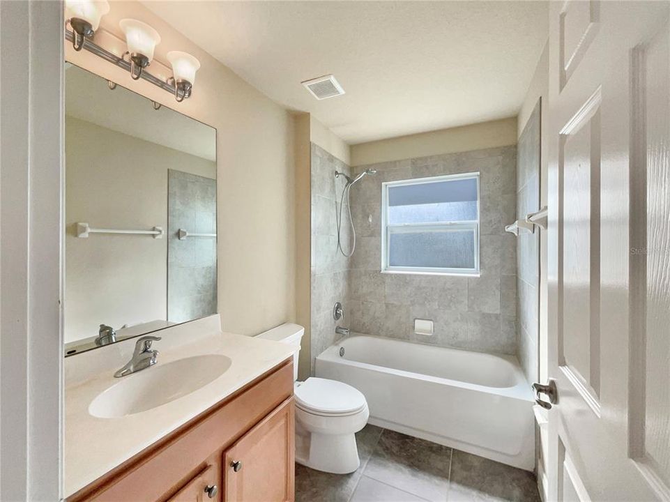 最近售出: $325,000 (3 贝兹, 2 浴室, 1749 平方英尺)