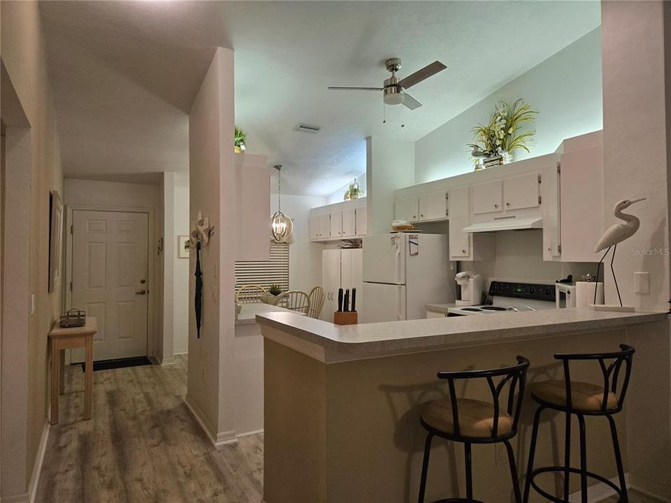 For Sale: $229,900 (2 beds, 2 baths, 1145 Square Feet)