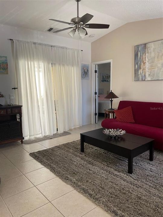 For Rent: $3,000 (2 beds, 2 baths, 850 Square Feet)