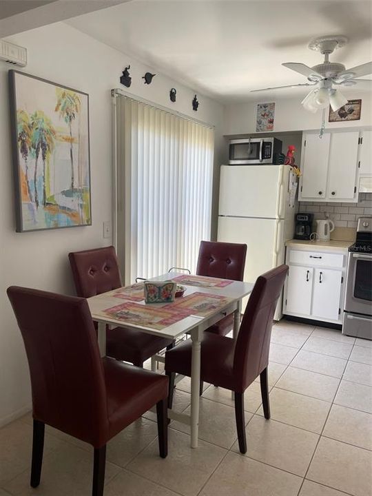 For Rent: $2,200 (2 beds, 2 baths, 850 Square Feet)