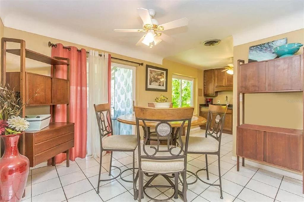 For Sale: $289,000 (3 beds, 1 baths, 1372 Square Feet)