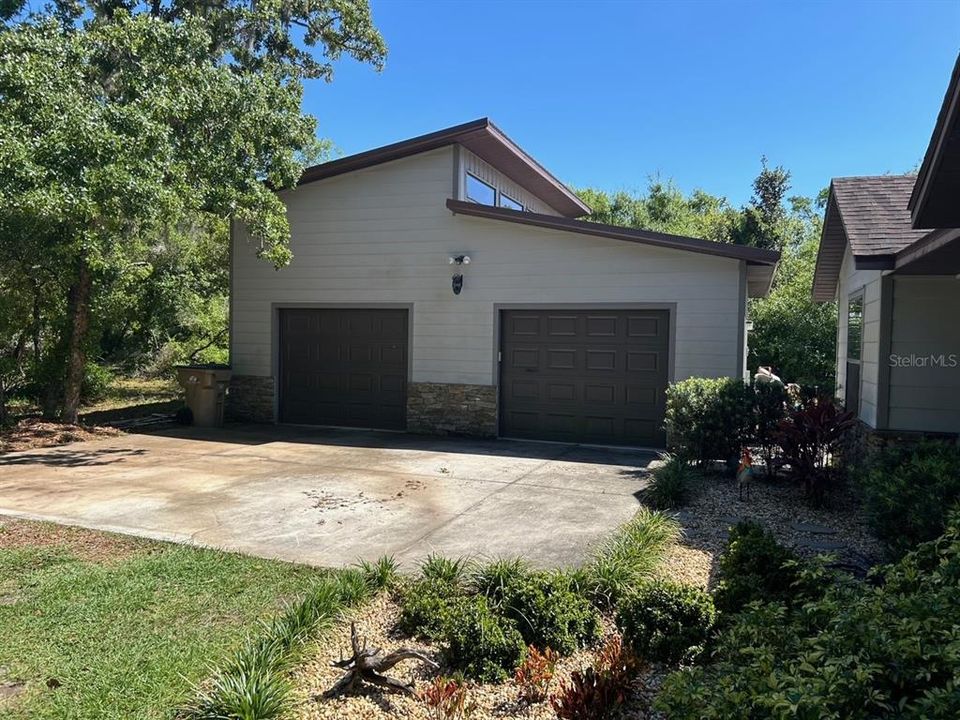 Active With Contract: $399,900 (3 beds, 2 baths, 1344 Square Feet)