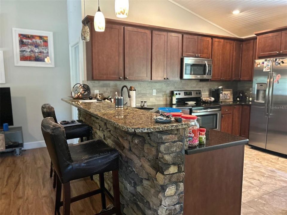 Active With Contract: $399,900 (3 beds, 2 baths, 1344 Square Feet)