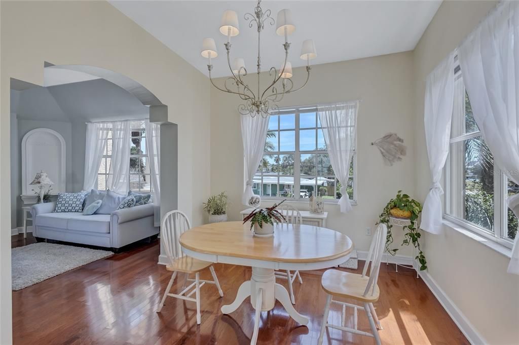 For Sale: $2,500,000 (5 beds, 3 baths, 3949 Square Feet)