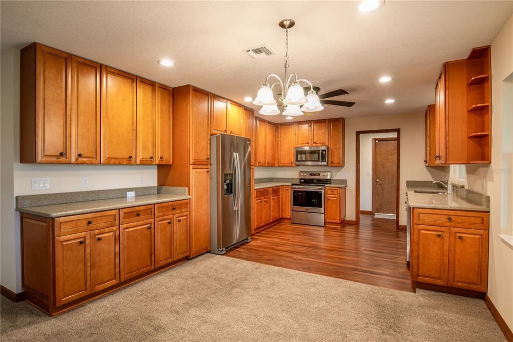 Active With Contract: $459,000 (4 beds, 3 baths, 2690 Square Feet)