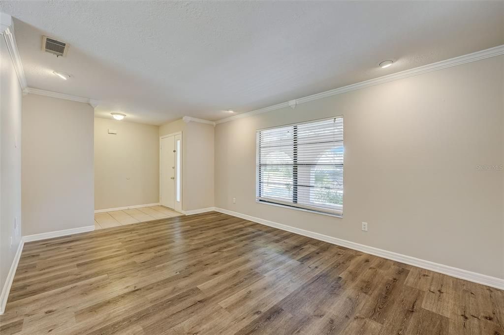 Active With Contract: $350,000 (3 beds, 2 baths, 1646 Square Feet)