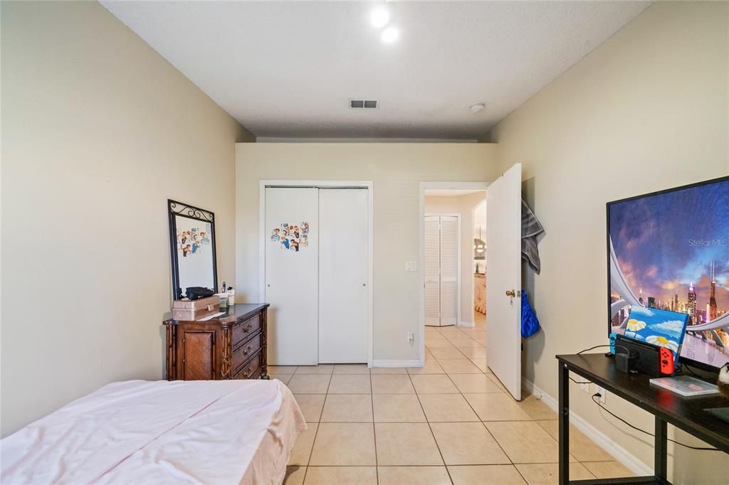 For Sale: $245,000 (3 beds, 2 baths, 1136 Square Feet)