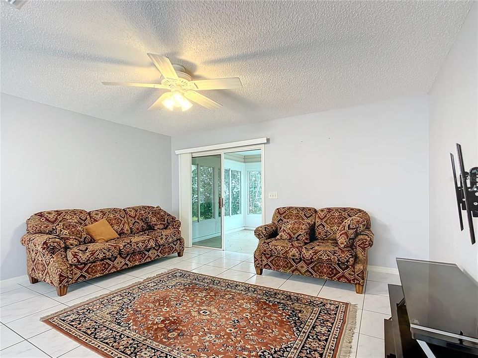 For Sale: $300,000 (3 beds, 2 baths, 1240 Square Feet)