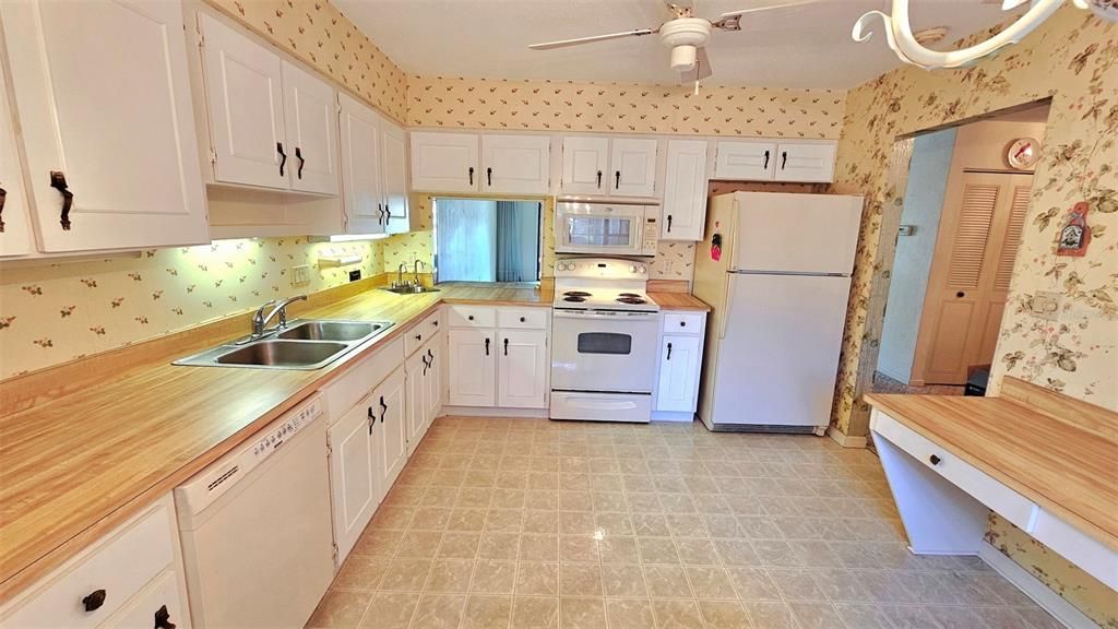 Recently Sold: $289,000 (2 beds, 2 baths, 1266 Square Feet)