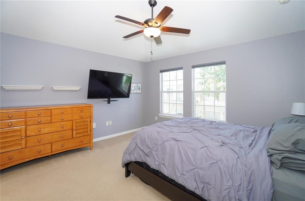 For Sale: $245,000 (2 beds, 2 baths, 1316 Square Feet)