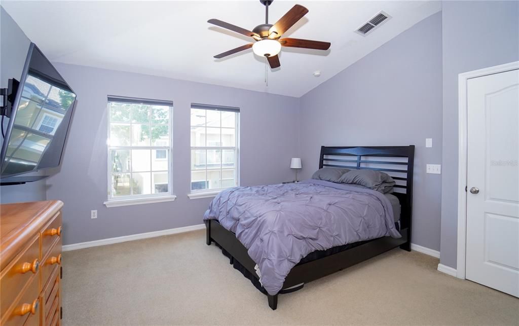 For Sale: $245,000 (2 beds, 2 baths, 1316 Square Feet)