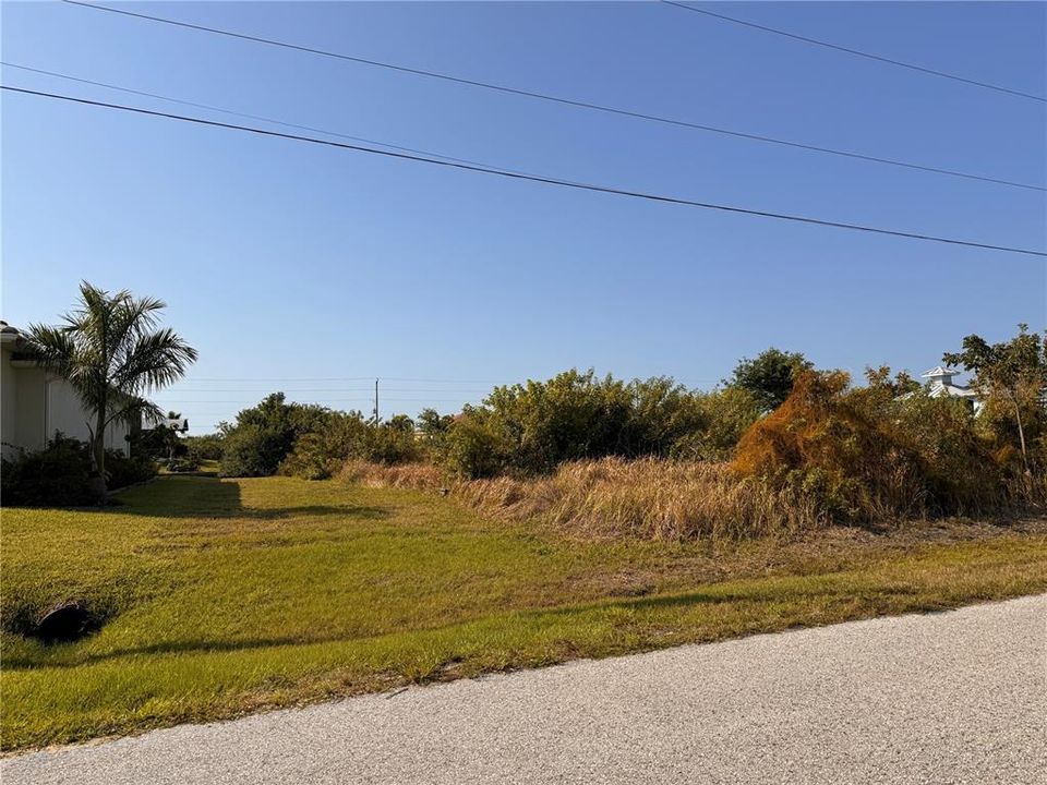 Active With Contract: $220,000 (0.23 acres)