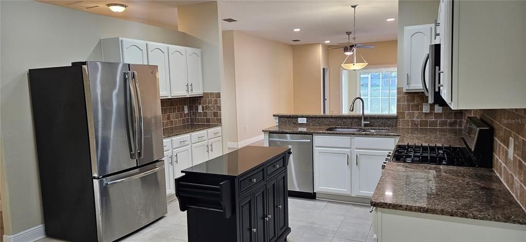 Active With Contract: $2,490 (3 beds, 2 baths, 1727 Square Feet)