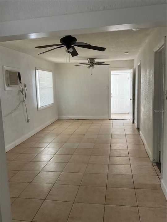 For Rent: $1,080 (2 beds, 1 baths, 720 Square Feet)