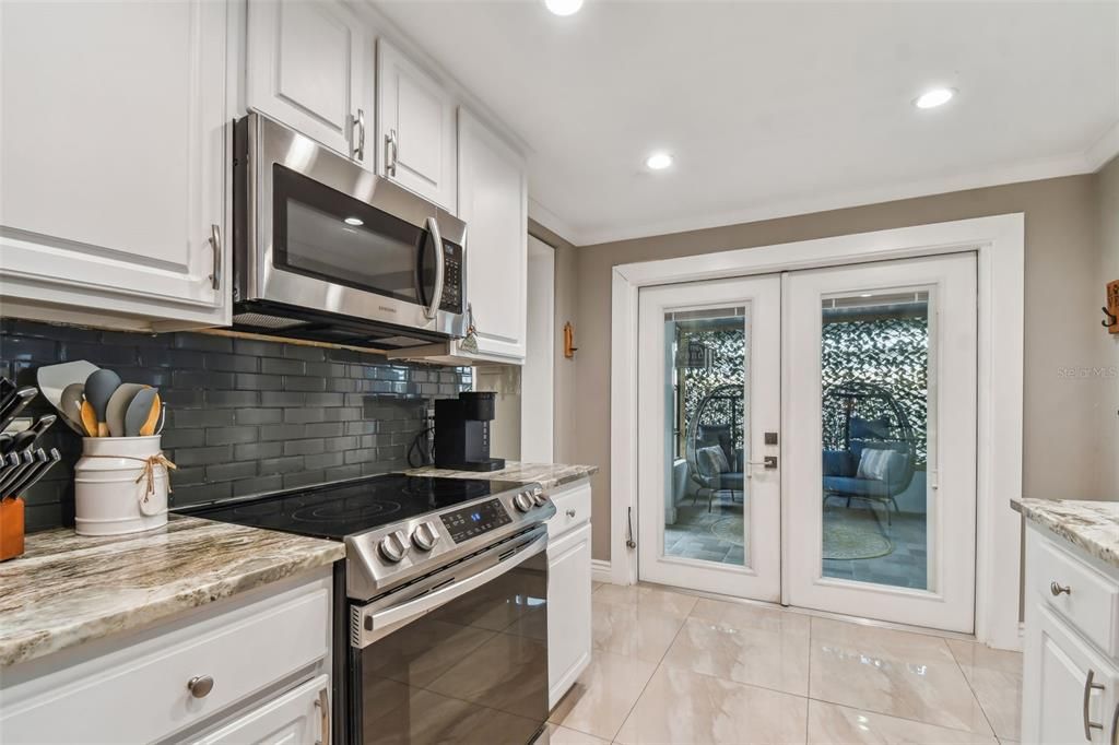 Active With Contract: $585,000 (3 beds, 2 baths, 2148 Square Feet)