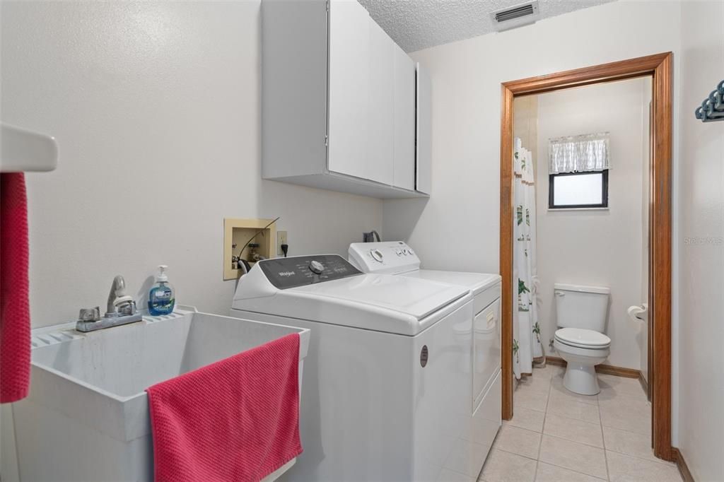 Active With Contract: $419,900 (3 beds, 2 baths, 2432 Square Feet)