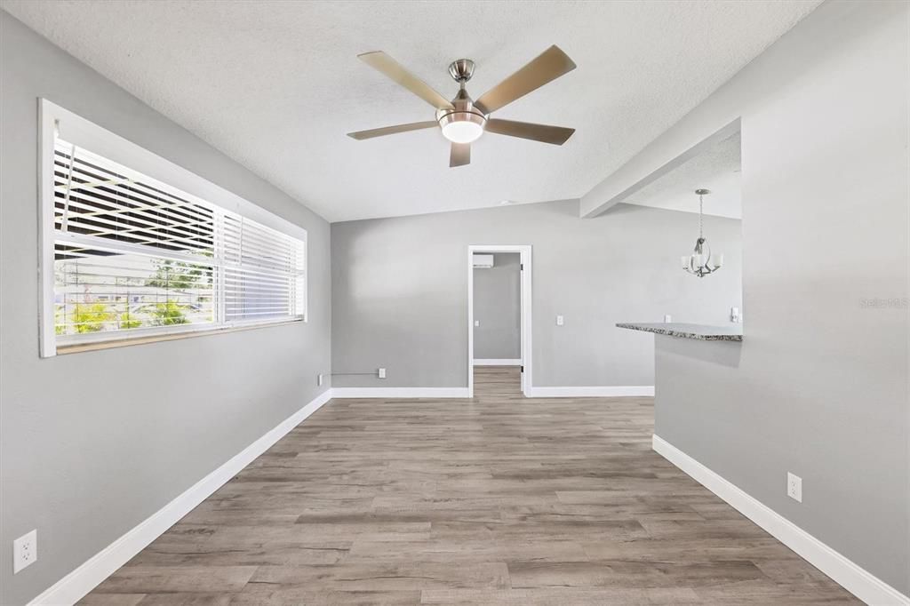 Active With Contract: $310,000 (3 beds, 2 baths, 1097 Square Feet)