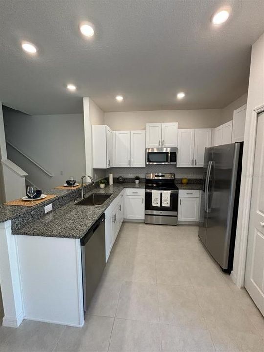 For Rent: $1,999 (3 beds, 2 baths, 1666 Square Feet)