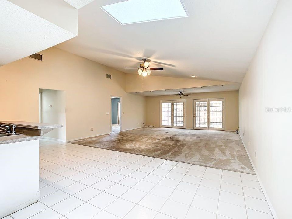 Active With Contract: $214,500 (2 beds, 2 baths, 1419 Square Feet)