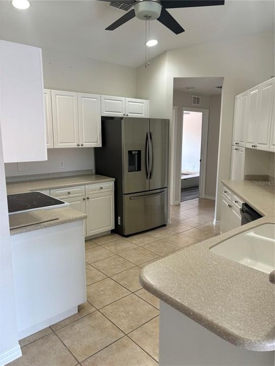 Active With Contract: $237,900 (3 beds, 2 baths, 1291 Square Feet)