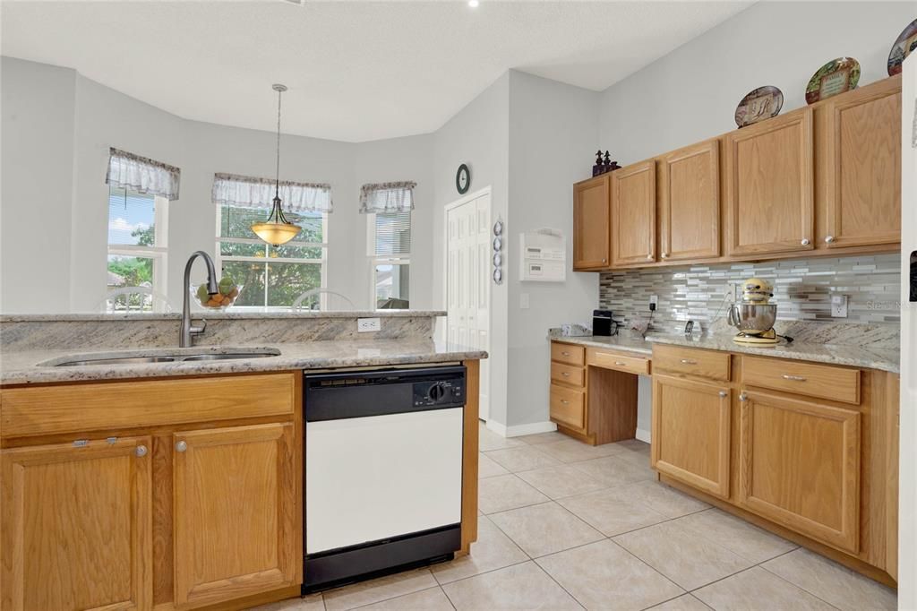 Active With Contract: $475,000 (4 beds, 3 baths, 2331 Square Feet)